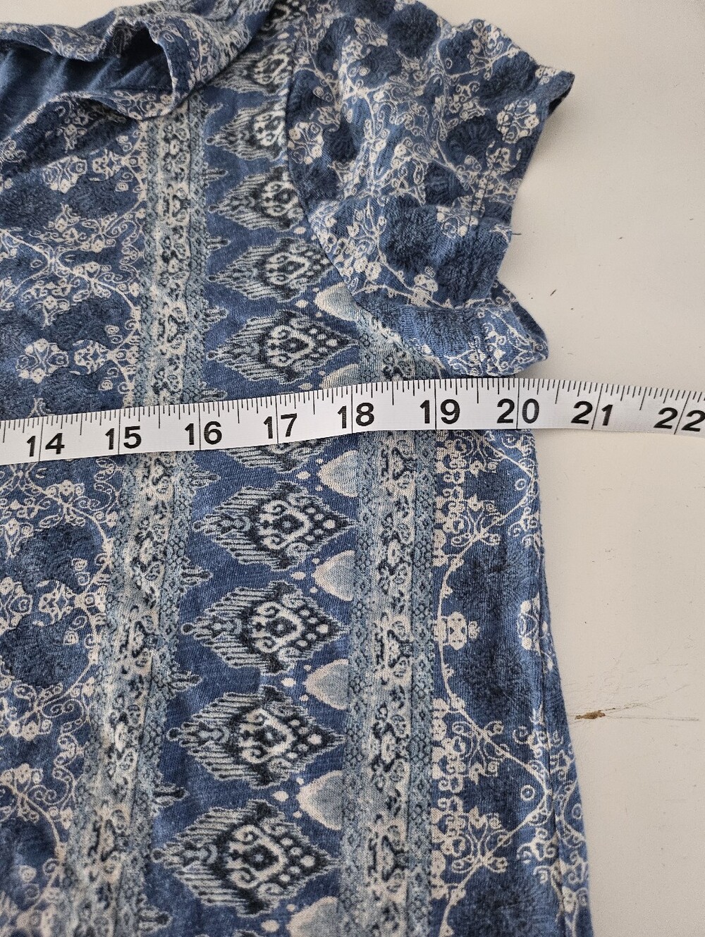 L- Lucky Brand- Blue Paisley Print Short Sleeve Tee - Picture 5 of 6